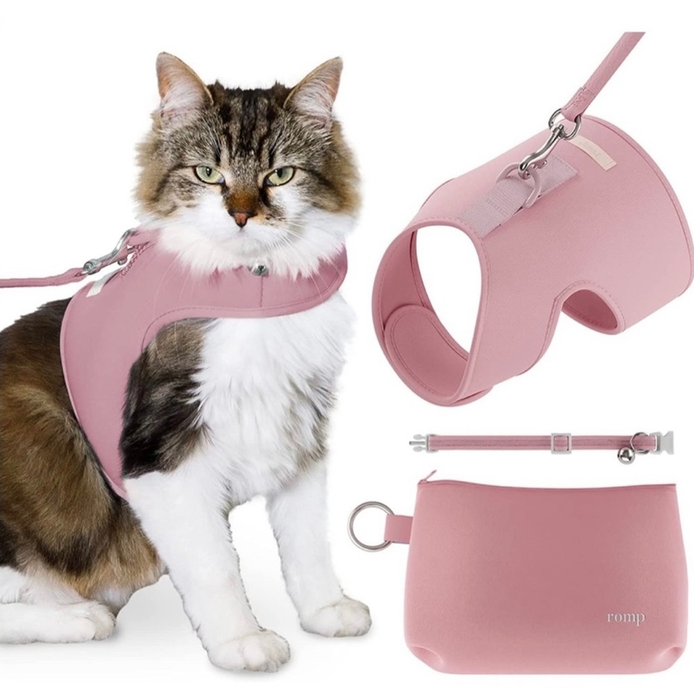 Romp Cat Harness, Collar & Leash Set. Size Medium, Powder Pink